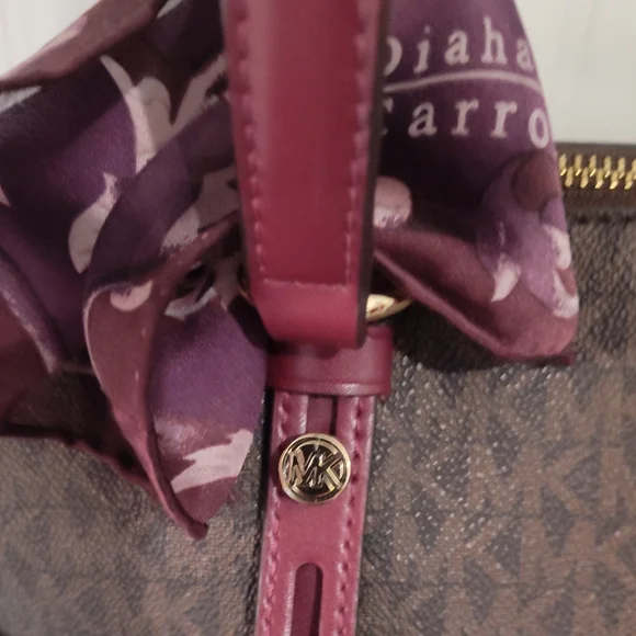 Michael Kors Brown and Burgundy Tote Bag - Picture 6 of 15